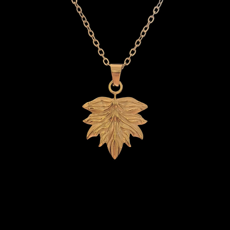 گردنبند مدل برگ چنار پاییزی طرح خزان